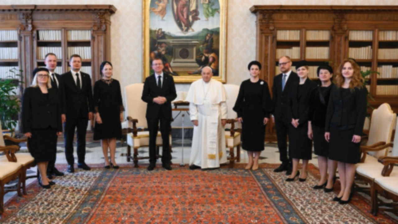  Pope Francis meets with  President of the Republic of Latvia  ING-020