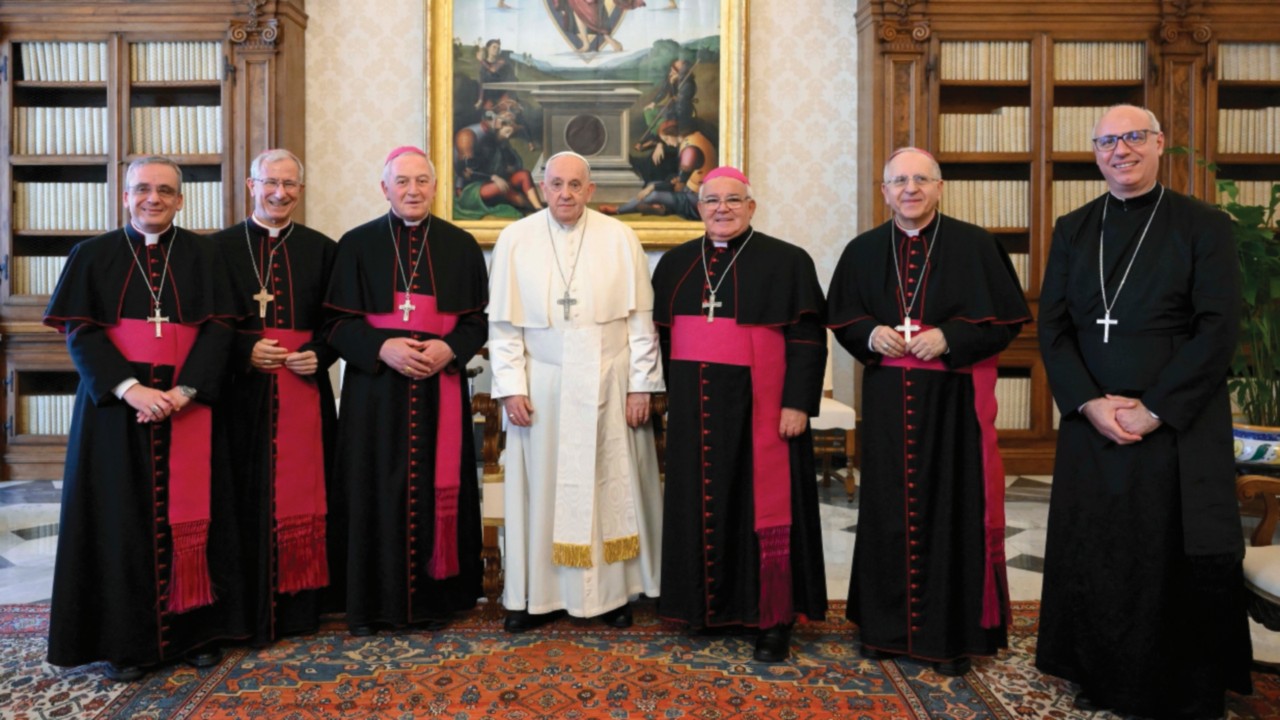  La visita «ad limina» dei vescovi della Basilicata  QUO-095