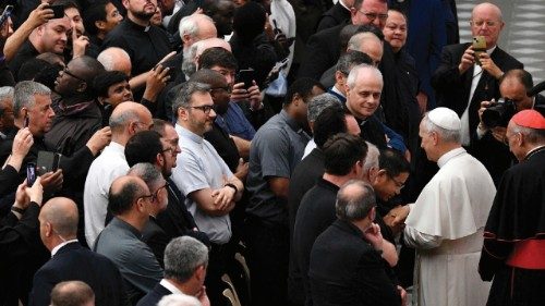 Uomini di comunione credibili e profetici QUO-135 Uomini di comunione credibili e profetici QUO-135