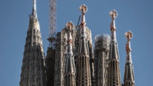  Marienturm der Sagrada Familia feierlich gesegnet  TED-049