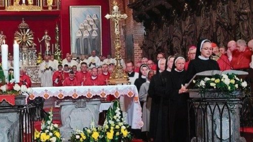   Deutsche Ordensfrauen in Polen seliggesprochen  TED-024