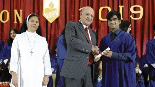Bahrain: Herz-Jesu-Schule freut sich auf Papst Franziskus TED-043 Bahrain: Herz-Jesu-Schule freut sich auf Papst Franziskus TED-043