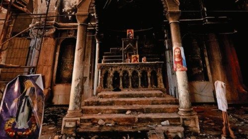 Irak Nineve vlakte Qaraqosh Bakhdida kerk van de heilige ontvangenis Immaculate church zwart ... Irak Nineve vlakte Qaraqosh Bakhdida kerk van de heilige ontvangenis Immaculate church zwart ...