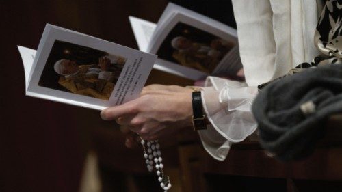 Gedenkmesse zum ersten Todestag von Papst Benedikt XVI. TED-001 Gedenkmesse zum ersten Todestag von Papst Benedikt XVI. TED-001