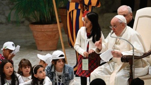 Pope Francis attends a meeting with children from all over the world at Paul-VI hall in The Vatican ... Pope Francis attends a meeting with children from all over the world at Paul-VI hall in The Vatican ...