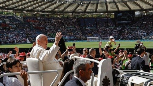 Pope Francis during a meeting for the World Children's Day at the Olimpico Stadium, Rome 25 May ... Pope Francis during a meeting for the World Children's Day at the Olimpico Stadium, Rome 25 May ...