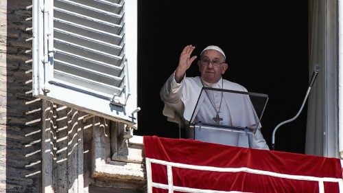 Pope Francis during the Angelus prayer, traditional Sunday's prayer, from the window of his office ... Pope Francis during the Angelus prayer, traditional Sunday's prayer, from the window of his office ...
