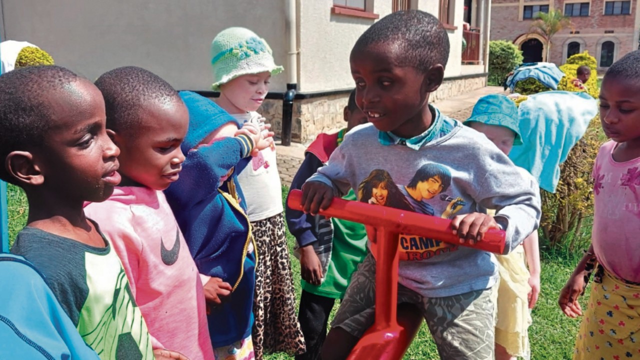  Ein Licht für Kinder in Ruanda  TED-048