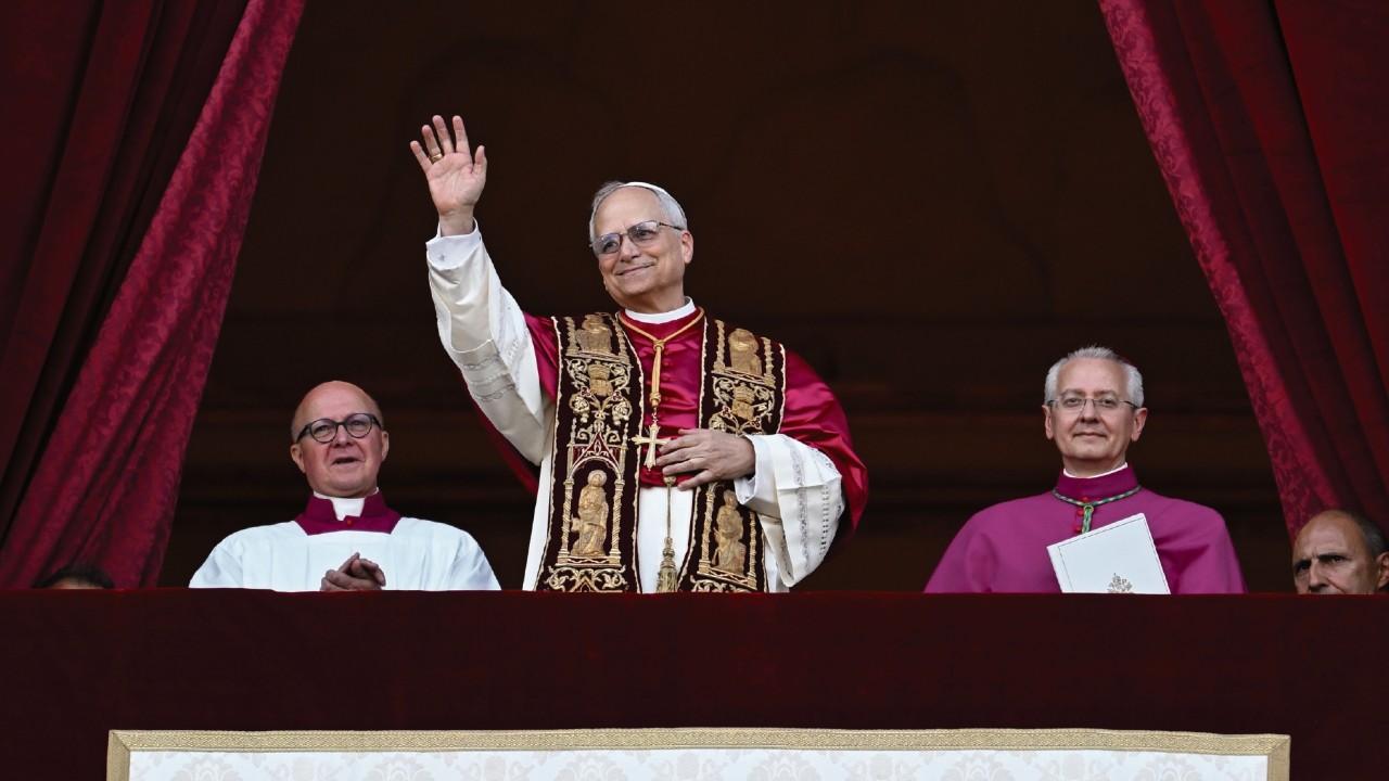  Kardinal Robert Francis Prevost  am 8. Mai zum  Papst gewählt  TED-019