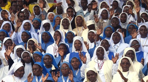Religiosas durante el viaje del Papa Francisco en Uganda, 27-29 noviembre 2015