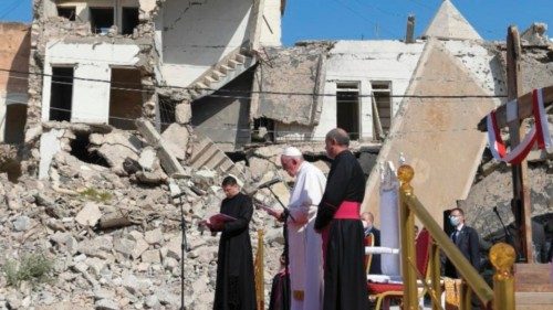  From the rubble of Mosul to that in Ukraine the Pope’s voice of peace and hope  ING-011