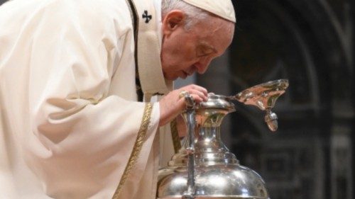  Chrism Mass in Saint Peter’s Basilica on Holy Thursday  ING-016