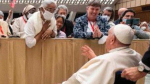  Despite limitations, Pope Francis carries on ‘with a great heart’  ING-019