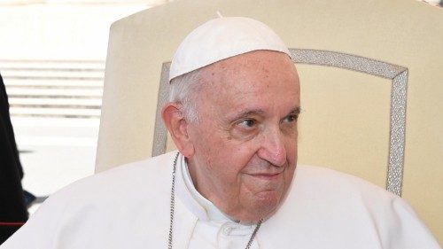  Pope postpones trip to Africa at doctors’ request  ING-023