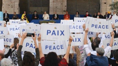 Pope Francis leads Il grido della pace (The cry of the peace), a prayer meeting for peace in ...