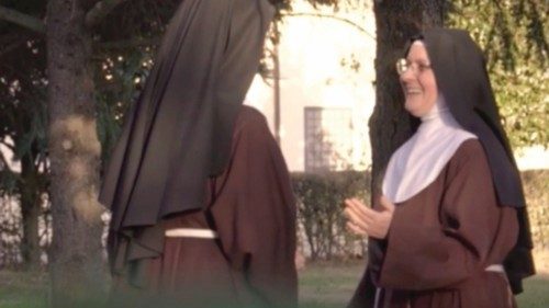  Nuns go ‘network’  ING-049