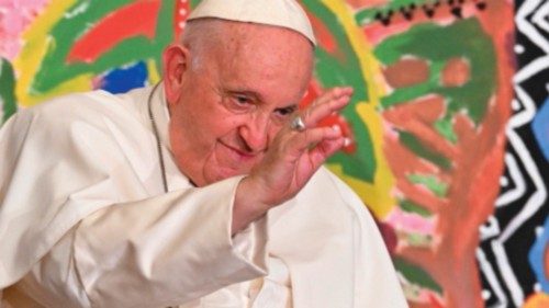 Pope Francis blesses attendees as he takes part in the 'Eco-Educational Cities' conference organised ... Pope Francis blesses attendees as he takes part in the 'Eco-Educational Cities' conference organised ...