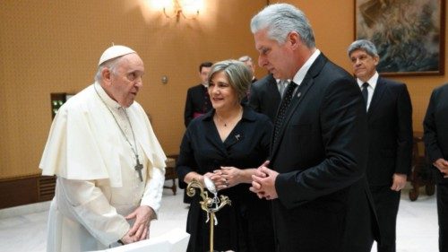 Pope Francis meets with the President of Cuba ING-025 Pope Francis meets with the President of Cuba ING-025