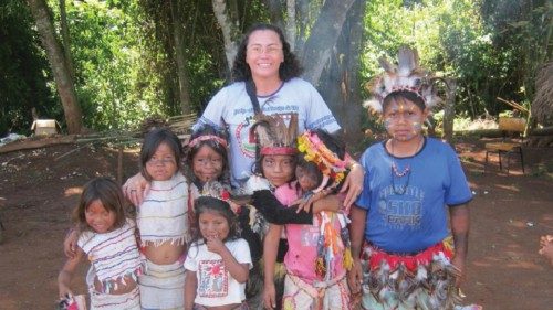 Finding God in the faces of Indigenous children  ING-028
