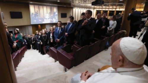 Pope Francis views a documentary on Ukraine’s fight for freedom ING-047 Pope Francis views a documentary on Ukraine’s fight for freedom ING-047