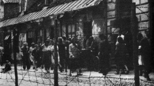 *OR* n.288/10 - shoah - il filo spinato delimita un tratto del ghetto di Varsavia (arch. Keystone)
