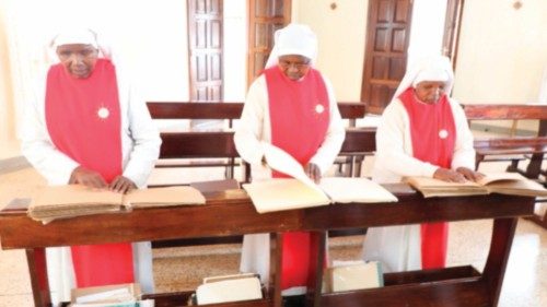 Visually-impaired religious sisters giving witness to People of God ING-033 Visually-impaired religious sisters giving witness to People of God ING-033