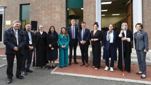  G7 disability ministers visit Vatican Radio museum   ING-042