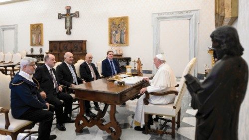 Pope presented with Holy Land peace perspective ING-042 Pope presented with Holy Land peace perspective ING-042
