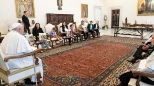Pope meets with Israeli hostages freed from Gaza ING-046 Pope meets with Israeli hostages freed from Gaza ING-046