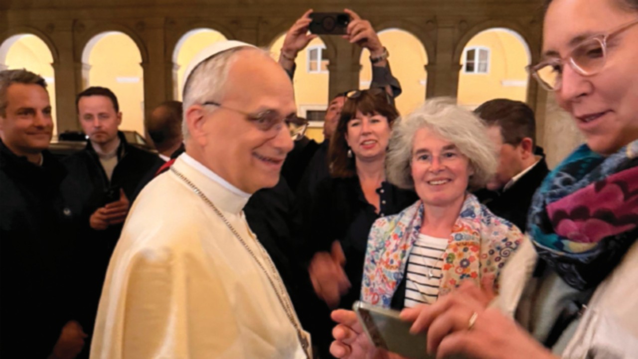  First Trip Outside Vatican to Former Residence  ING-006