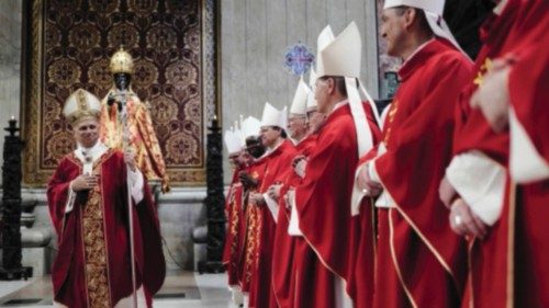 54 New Metropolitan Archbishops Receive Pallium ING-007 54 New Metropolitan Archbishops Receive Pallium ING-007