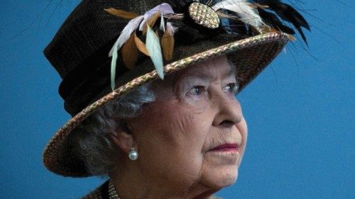 FILE PHOTO: Britain's Queen Elizabeth views the interior of the refurbished East Wing of Somerset ...