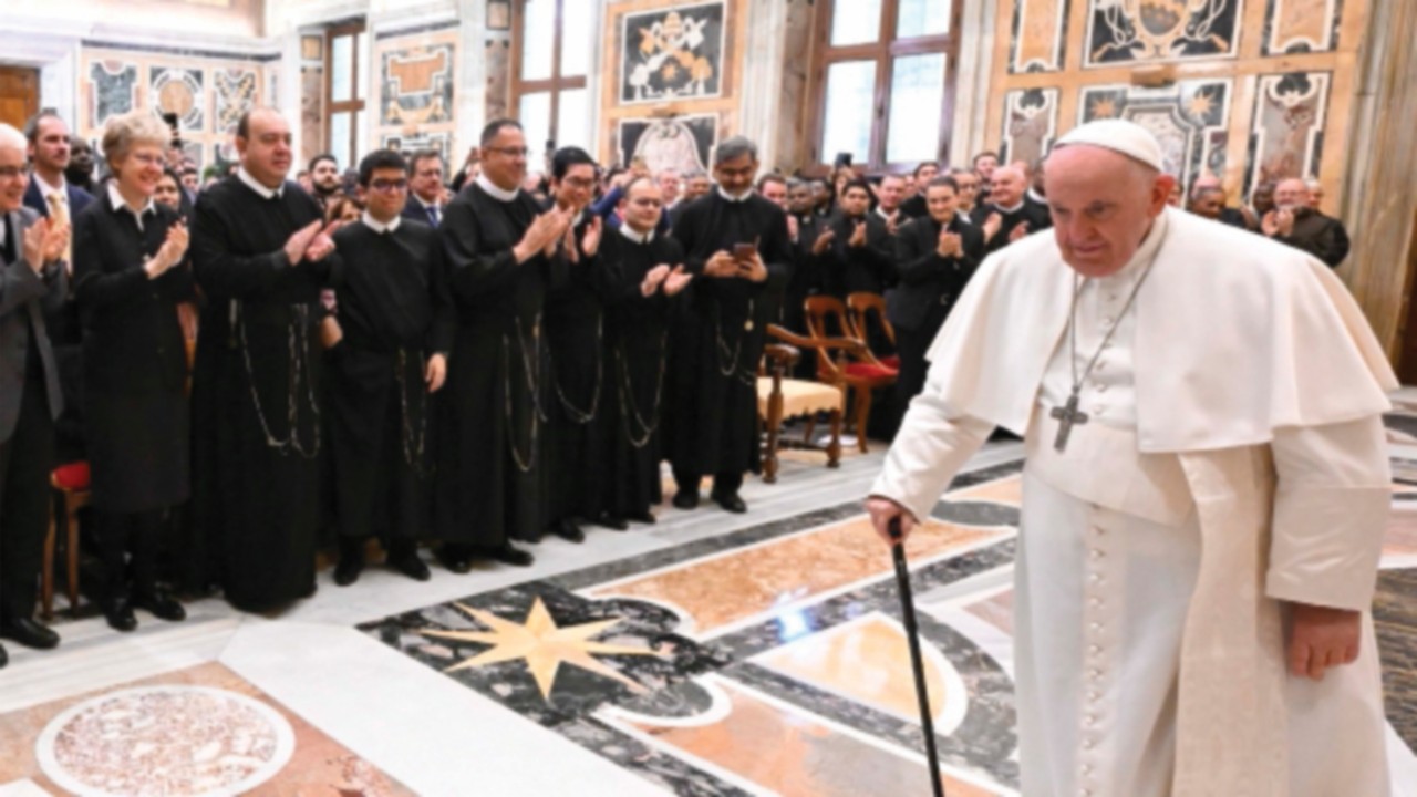  Es necesario saber conciliar rigor científico y cercanía al pueblo de Dios  SPA-014