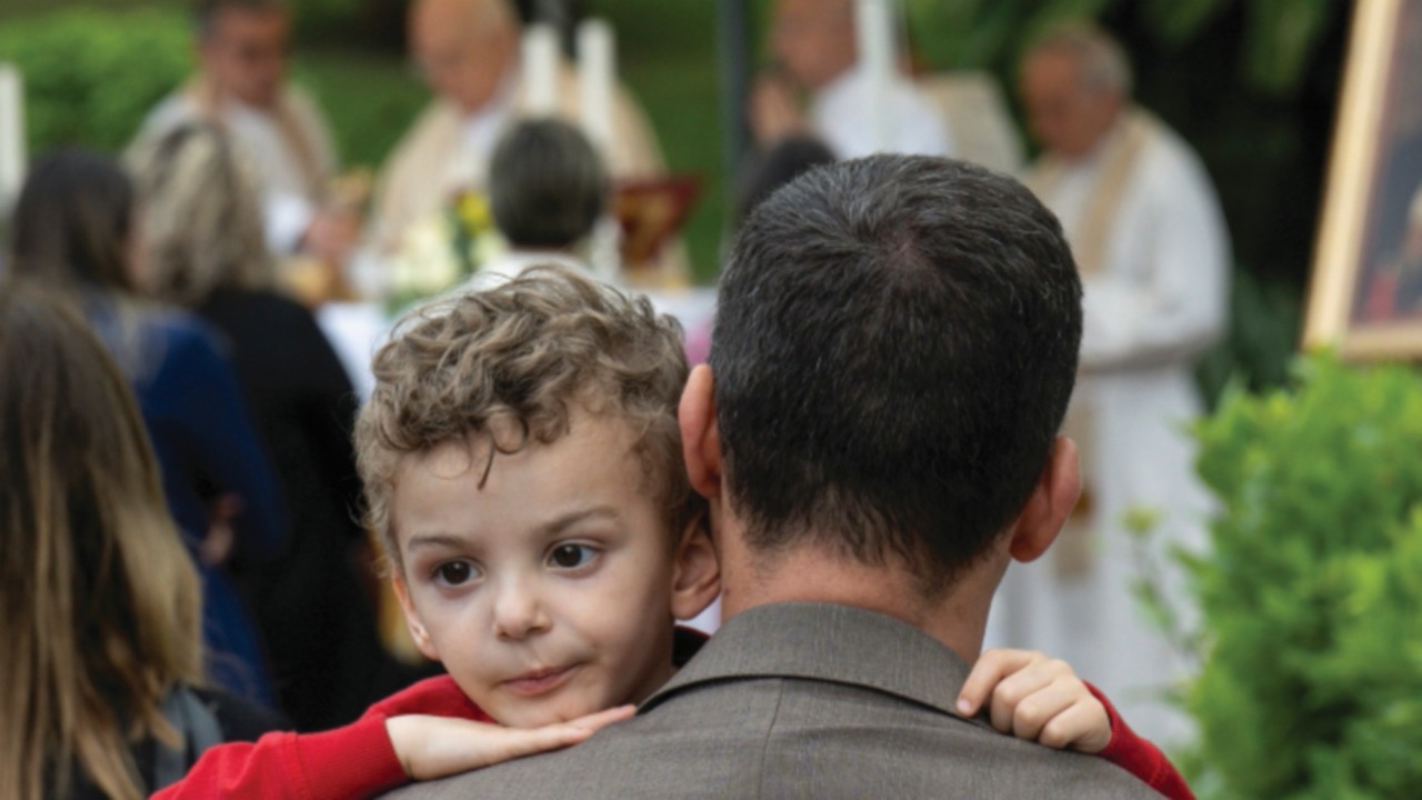  Volver a poner a la familia en el corazón del compromiso pastoral y social  SPA-022