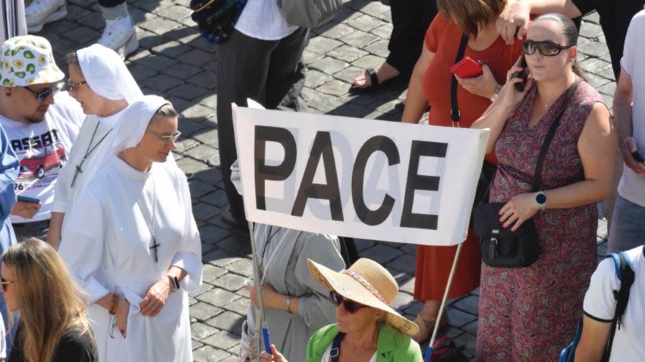 Cessem as guerras e reine uma paz duradoura» - L'Osservatore Romano