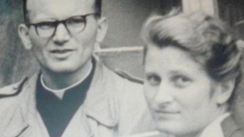 La “hermana” de Karol Wojtyła  SPA-044