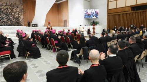 «No se cansen de ser misericordiosos, no tengan miedo de demostrar ternura» SPA-006 «No se cansen de ser misericordiosos, no tengan miedo de demostrar ternura» SPA-006