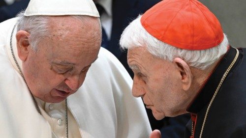  El homenaje del Papa  al cardenal Simoni  SPA-007