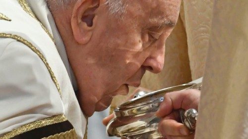 El sacerdote no juzga sino que llora por los pecados de los demás SPA-013 El sacerdote no juzga sino que llora por los pecados de los demás SPA-013