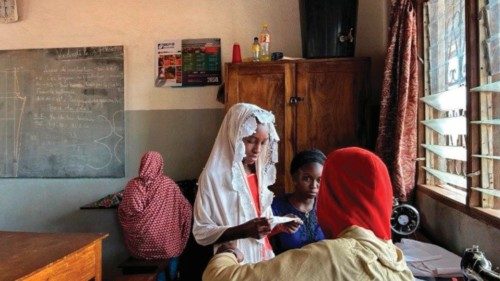  Camerún, las hermanas de la Caridad en lucha contra  la pobreza, la prostitución, la malaria y la ...