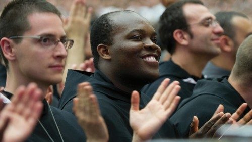 -S.S. Francesco-Aula Paolo VI: Incontro con i seminaristi, novizi e novizie, e giovani in cammino ... -S.S. Francesco-Aula Paolo VI: Incontro con i seminaristi, novizi e novizie, e giovani in cammino ...