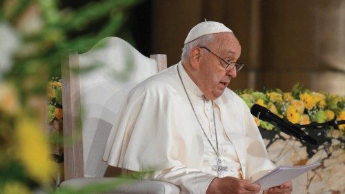  Evangelizar es ofrecer a todos una apertura al infinito   SPA-040