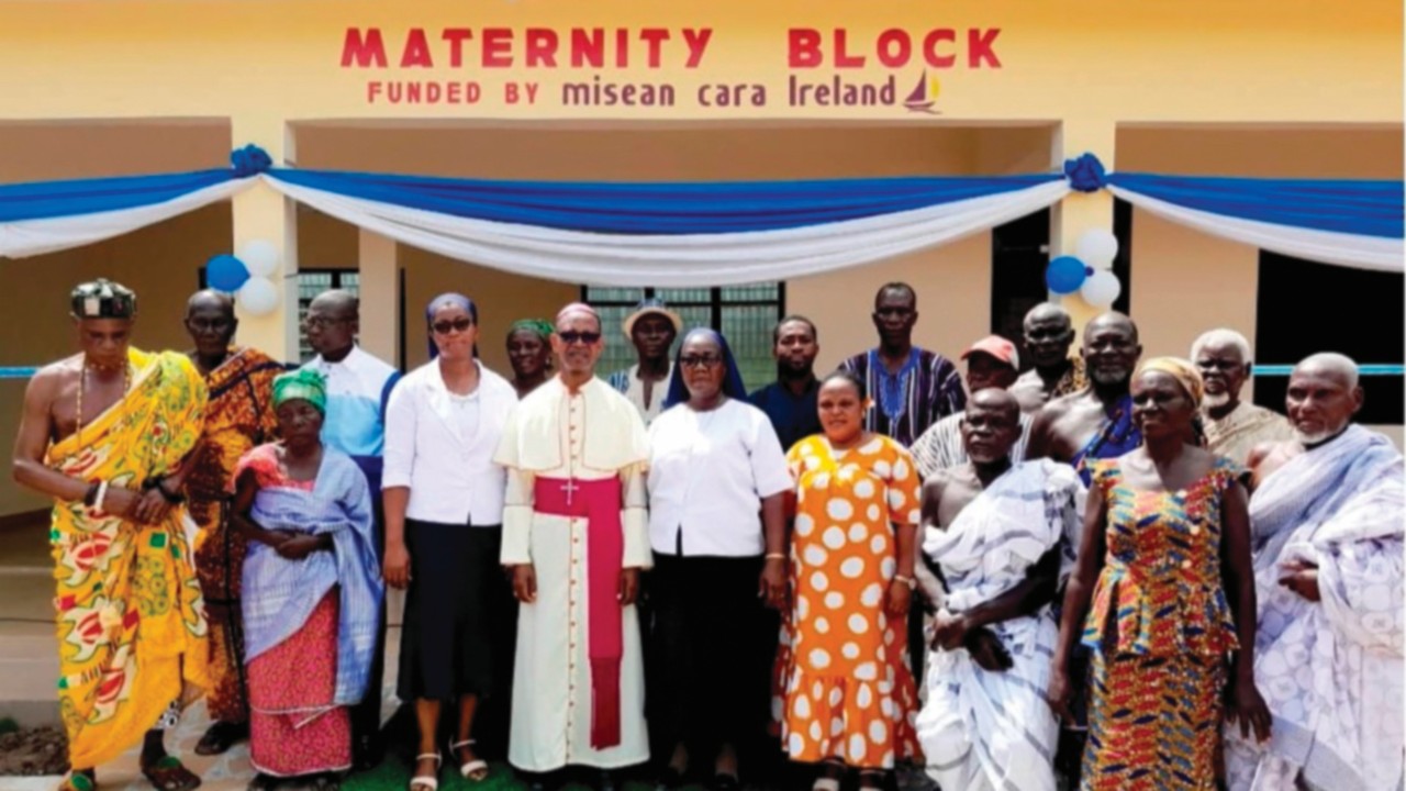  Ghana: las monjas llevan consuelo a las mujeres enfermas y embarazadas  en las zonas rurales de ...