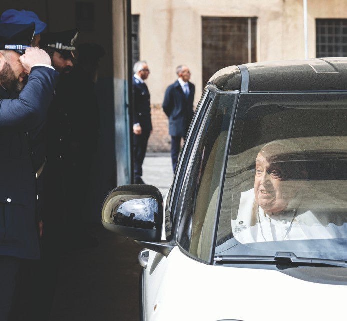 Papa Francesco esce dal carcere di Regina Colei. Roma, 17 aprile 2025
ANSA/MASSIMO PERCOSSI