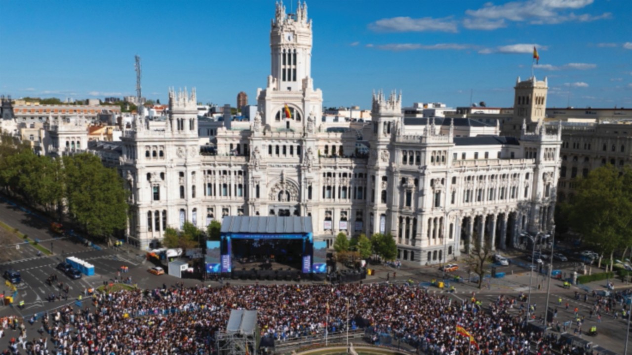  La Fiesta de la Resurrección llena Cibeles de música  y oraciones por el Papa Francisco  SPA-005
