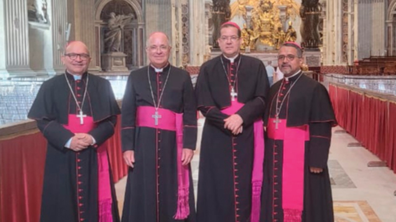 Recibir el palio y la renovación  del dinamismo evangelizador  SPA-008