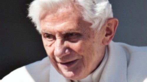   Le Pape émérite et l’irréalisme  de la «fuite dans la doctrine pure»  FRA-031