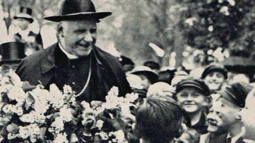  L’évêque qui s’éleva contre Hitler  FRA-033