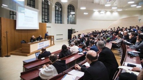 Un échange d’expériences pour affronter le problème des abus sexuels FRA-036 Un échange d’expériences pour affronter le problème des abus sexuels FRA-036