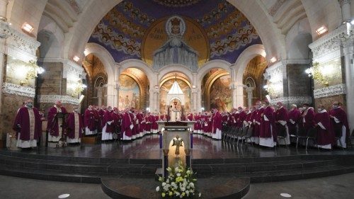 The bishops of the CEF (Conference des eveques de France) attend a mass during the annual conference ...